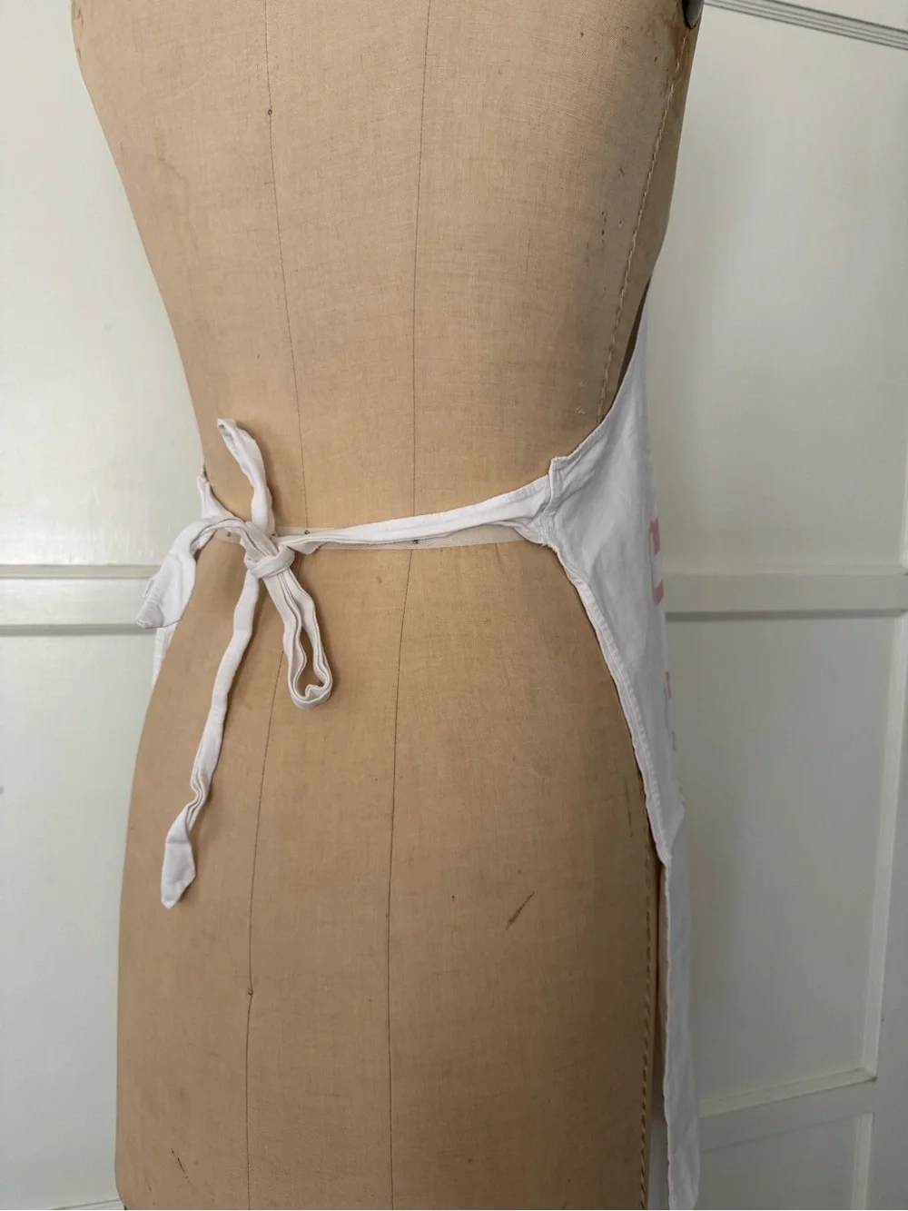 Vintage White Cotton 'Come 'n Get It' Graphic Kitchen Apron